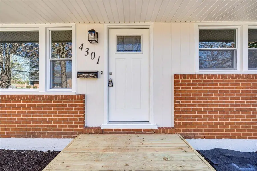 4301 Holmes St Ne, Roanoke, VA 24012 - #2