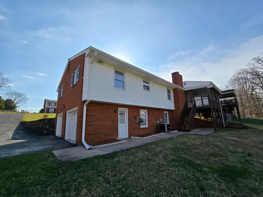 105 Rollingwood Ct, Troutville, VA 24175 - #3