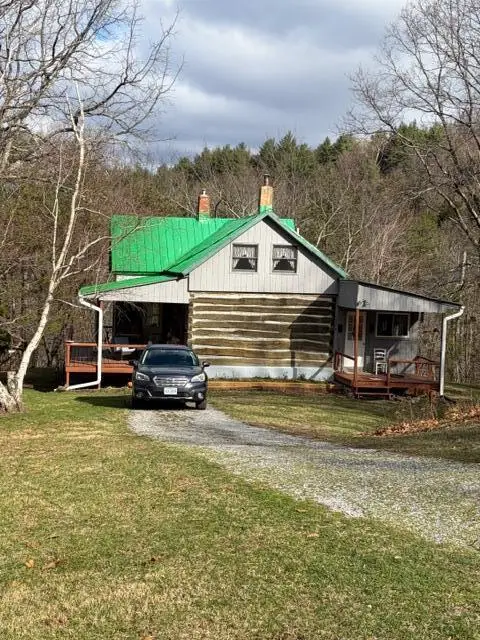 1374 Moccasin Rd, Thaxton, VA 24174