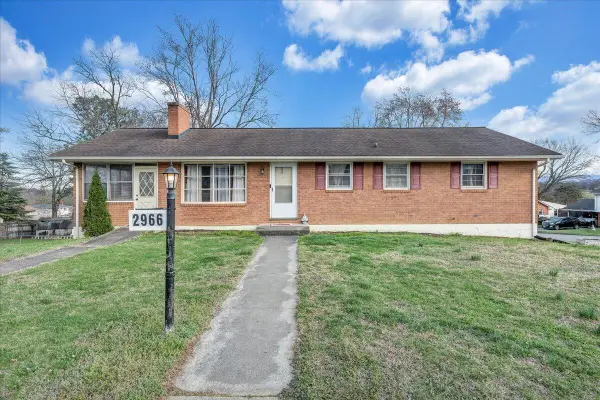 2966 Neil Dr, Roanoke, VA 24019