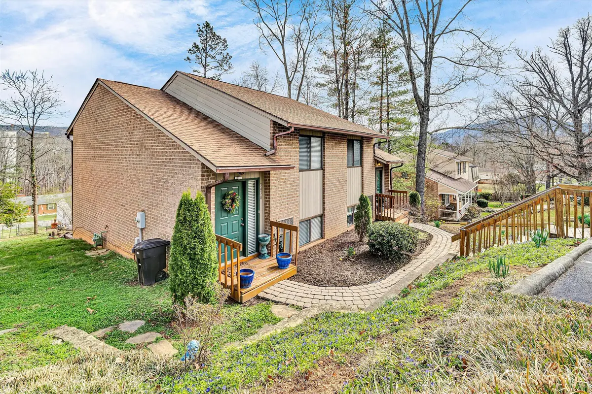 3430 Morning Dove Rd, Roanoke, VA 24018 - #1