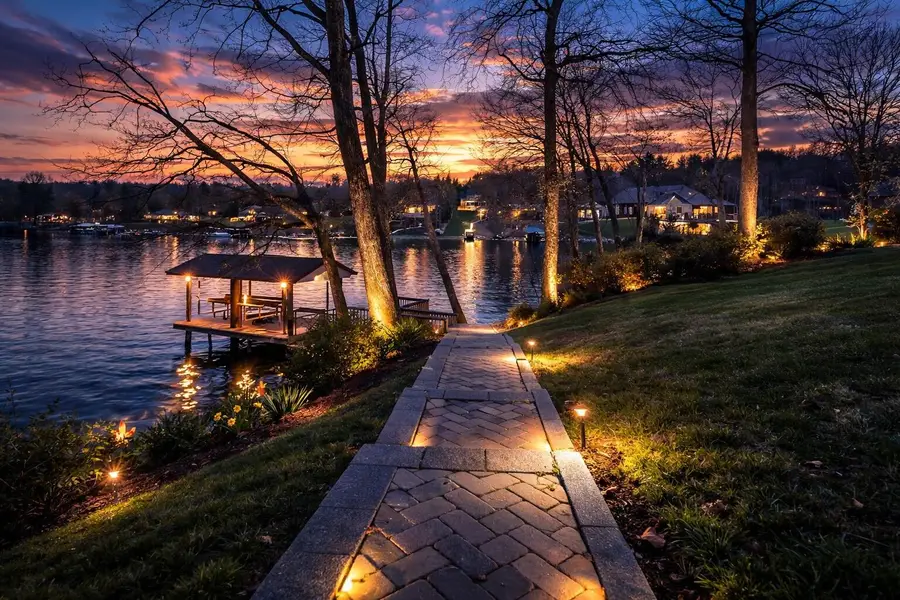 957 Lakemount Dr, Moneta, VA 24121 - #3