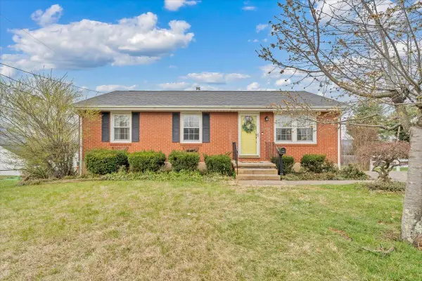 5907 Darby Rd, Roanoke, VA 24012