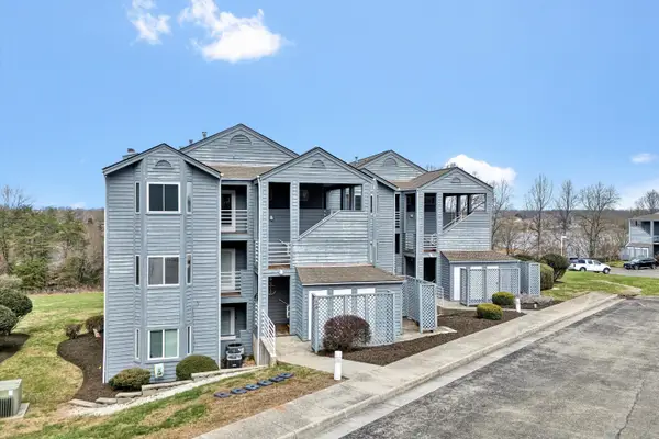 71 Waterside Cir #8-D, Moneta, VA 24121