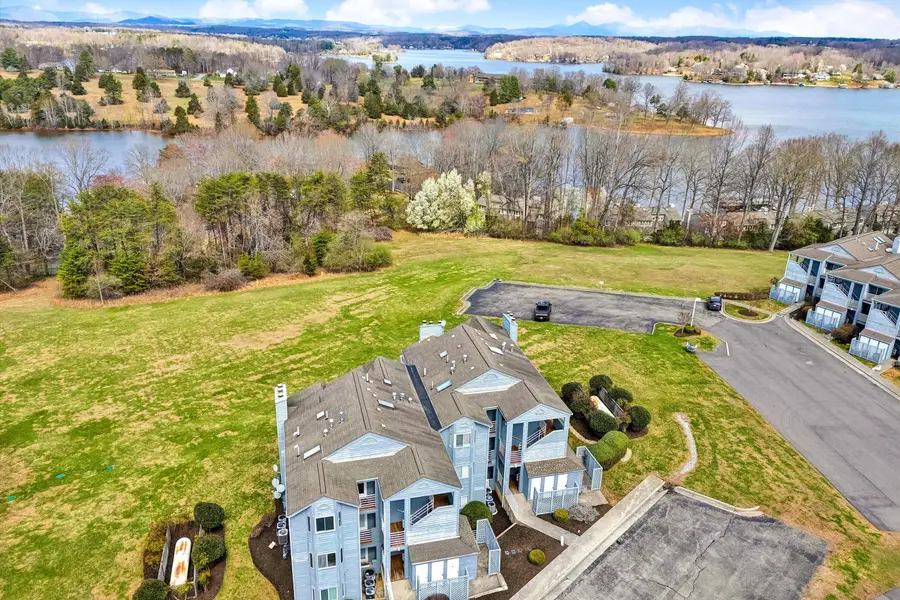 71 Waterside Cir #8-D, Moneta, VA 24121 - #2