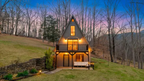 10924 Narrow Passage Rd, Eagle Rock, VA 24085