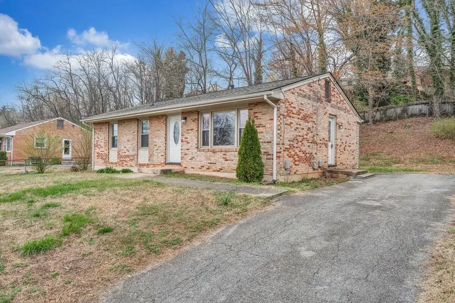 756 Kenyon Rd, Vinton, VA 24179 - #3