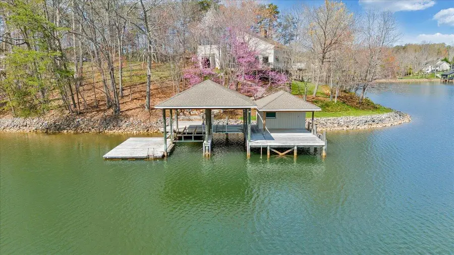 232 Peninsula Dr, Moneta, VA 24121 - #3