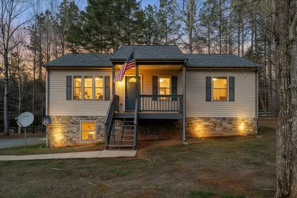 2120 Eagle Point Rd, Huddleston, VA 24104