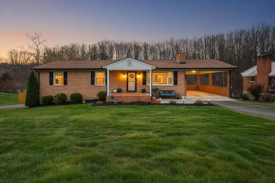 230 Dawnridge Dr, Vinton, VA 24179 - #2