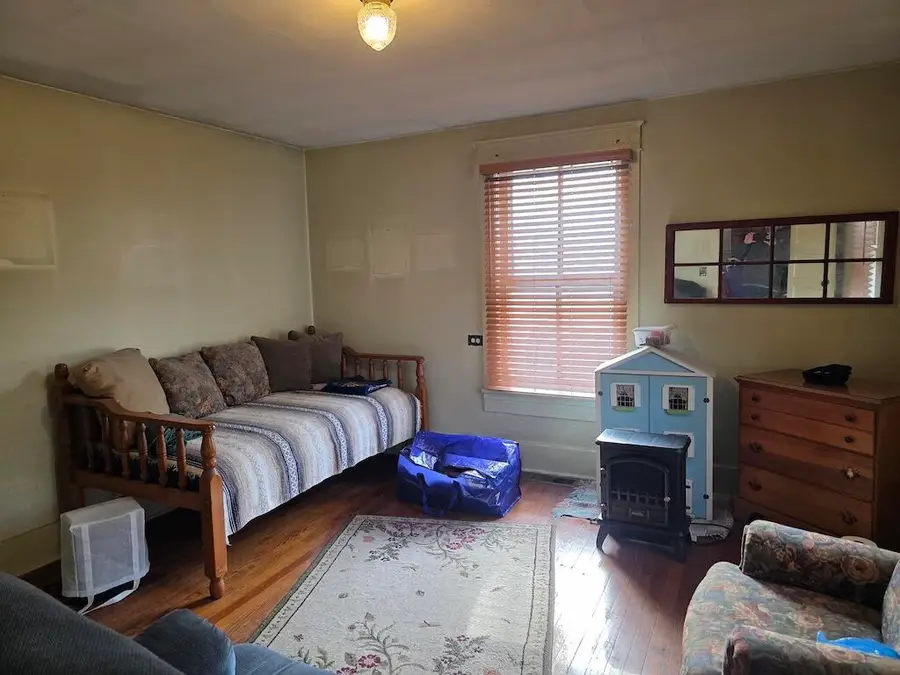 535 Waterworks Rd, Radford, VA 24141 - #2