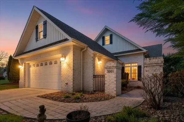 3601 Colonial Court Dr, Roanoke, VA 24018