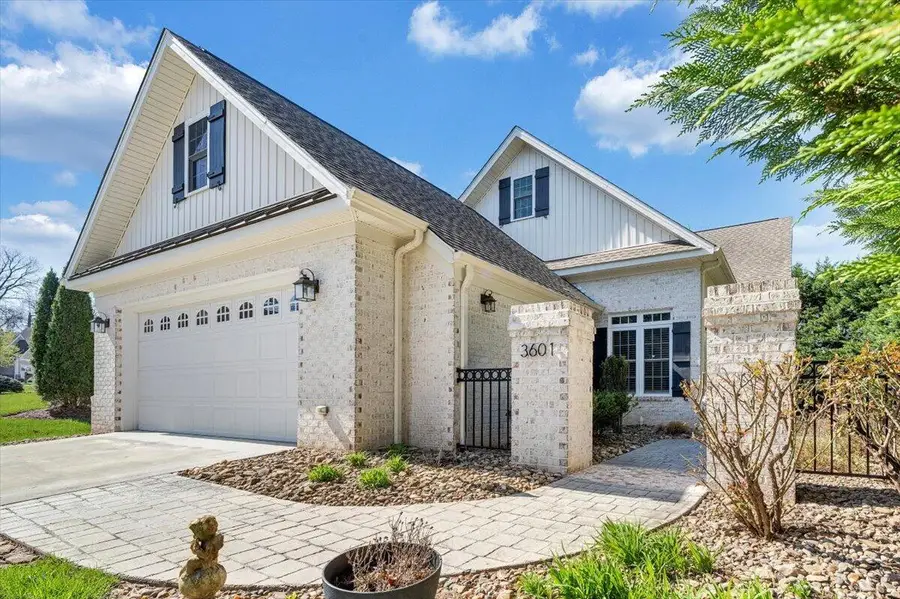 3601 Colonial Court Dr, Roanoke, VA 24018 - #2