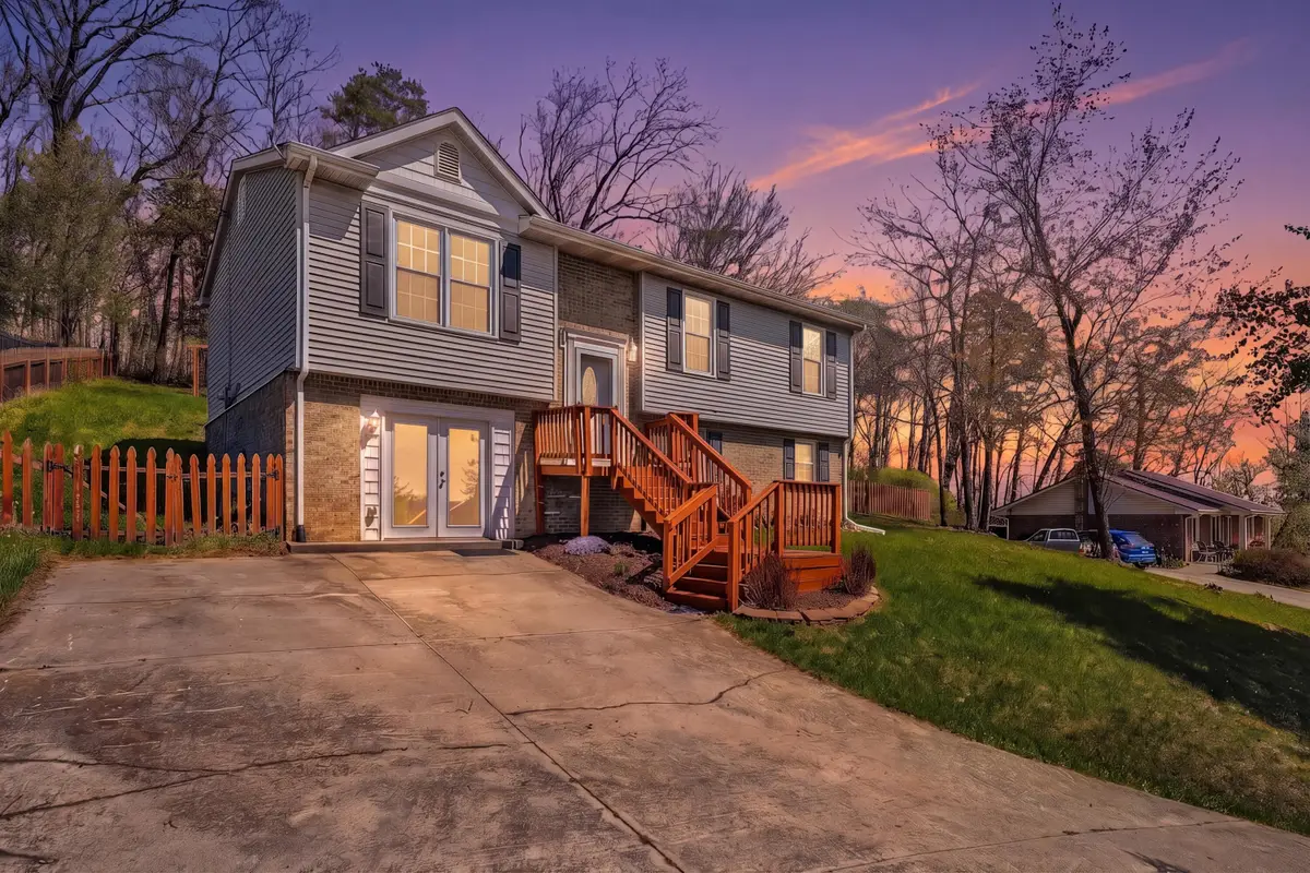 385 Tanglewood Dr, Christiansburg, VA 24073 - #1