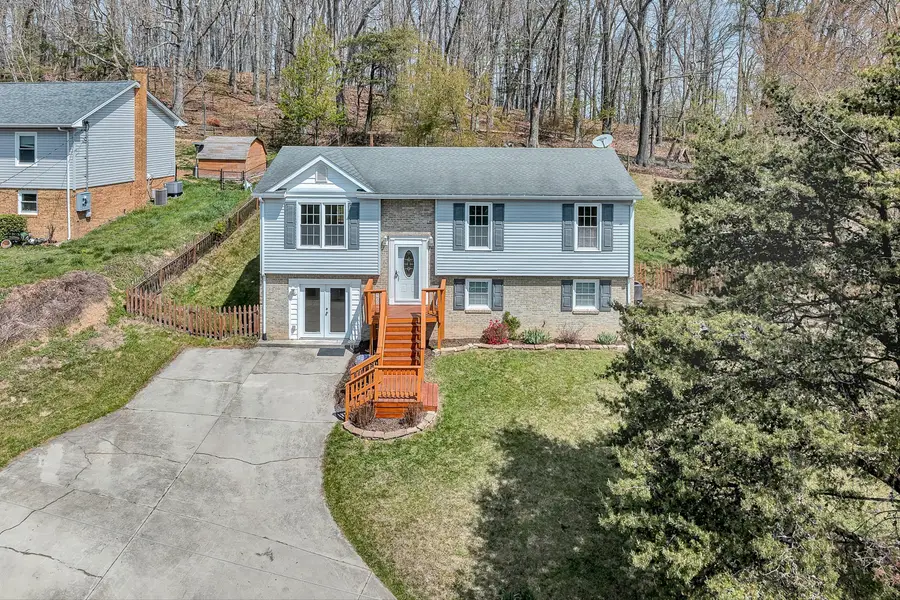 385 Tanglewood Dr, Christiansburg, VA 24073 - #2