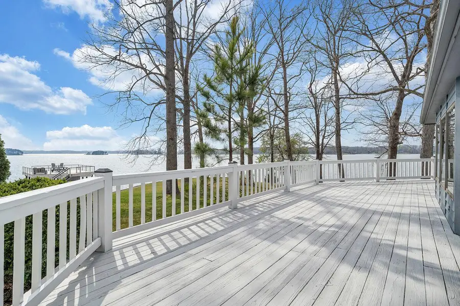 223 Lee Dr, Huddleston, VA 24104 - #3