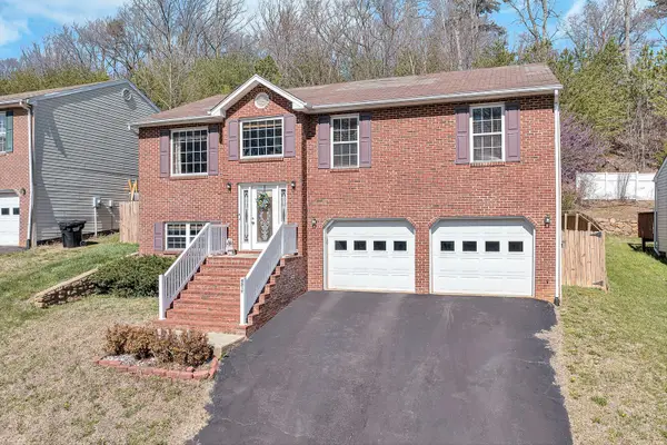 4219 Daugherty Rd, Salem, VA 24153