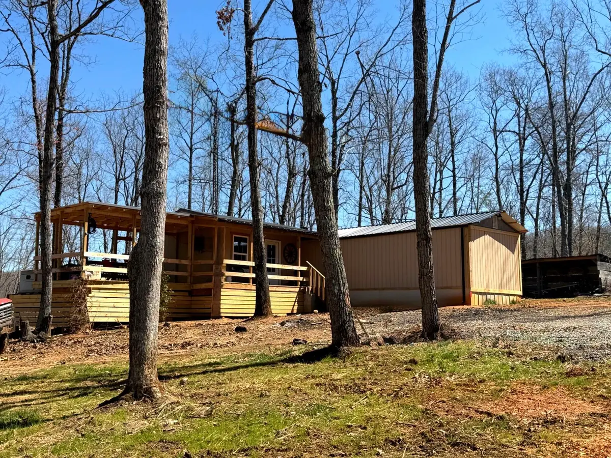 1419 Parkwood Ct, Huddleston, VA 24104 - #1