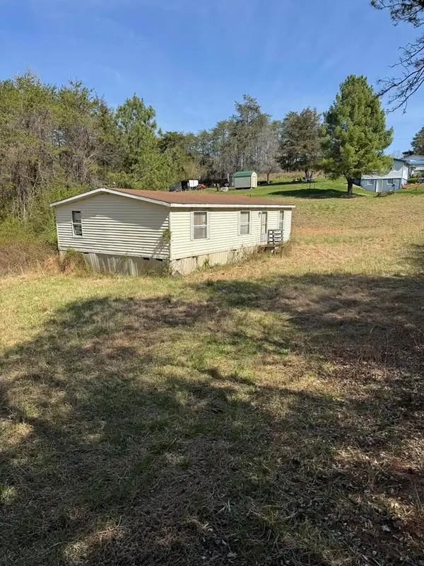 215 Rob-lee Dr, Martinsville, VA 24112