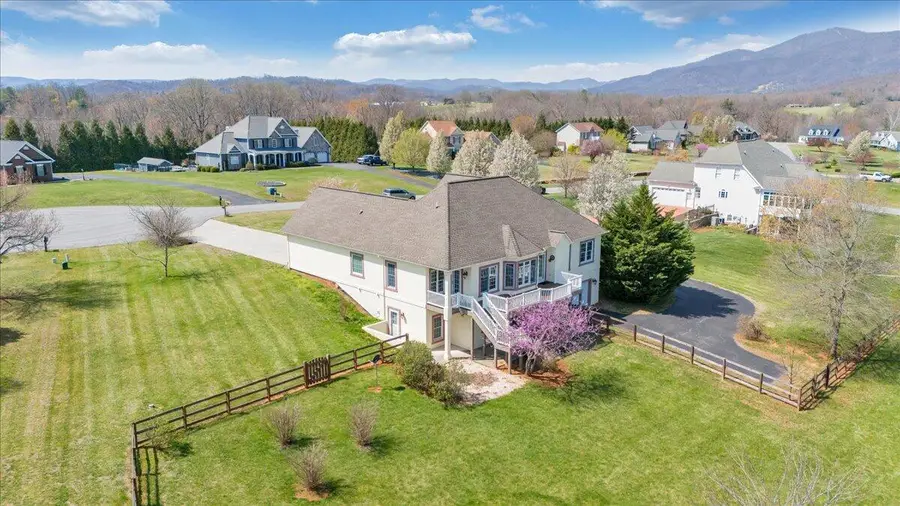 175 Hayfield Dr, Boones Mill, VA 24065 - #3