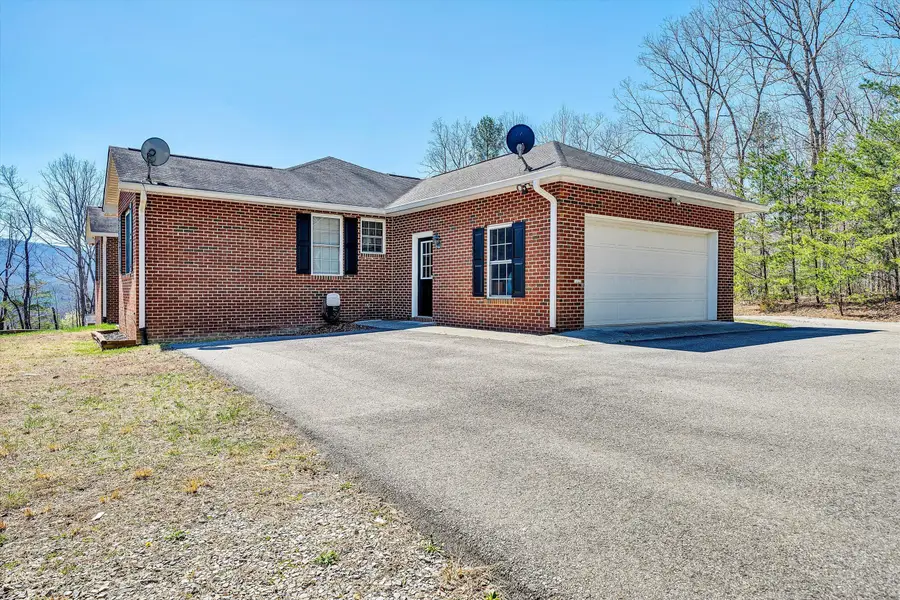 175 White Deer Trl, New Castle, VA 24127 - #3