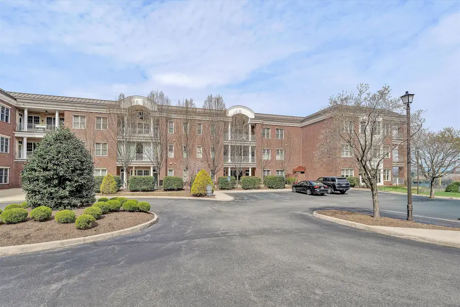 2125 Yellow Mountain Rd Se #111, Roanoke, VA 24014 - #2