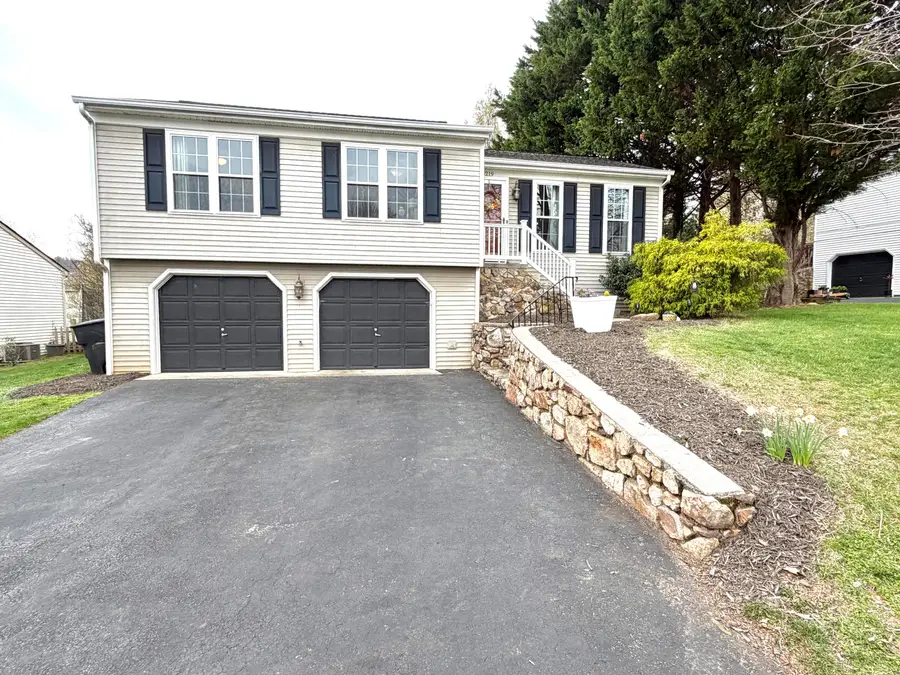 6219 Ashmont Dr, Roanoke, VA 24018 - #2