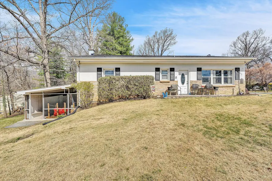 401 Southview Dr, Salem, VA 24153 - #2