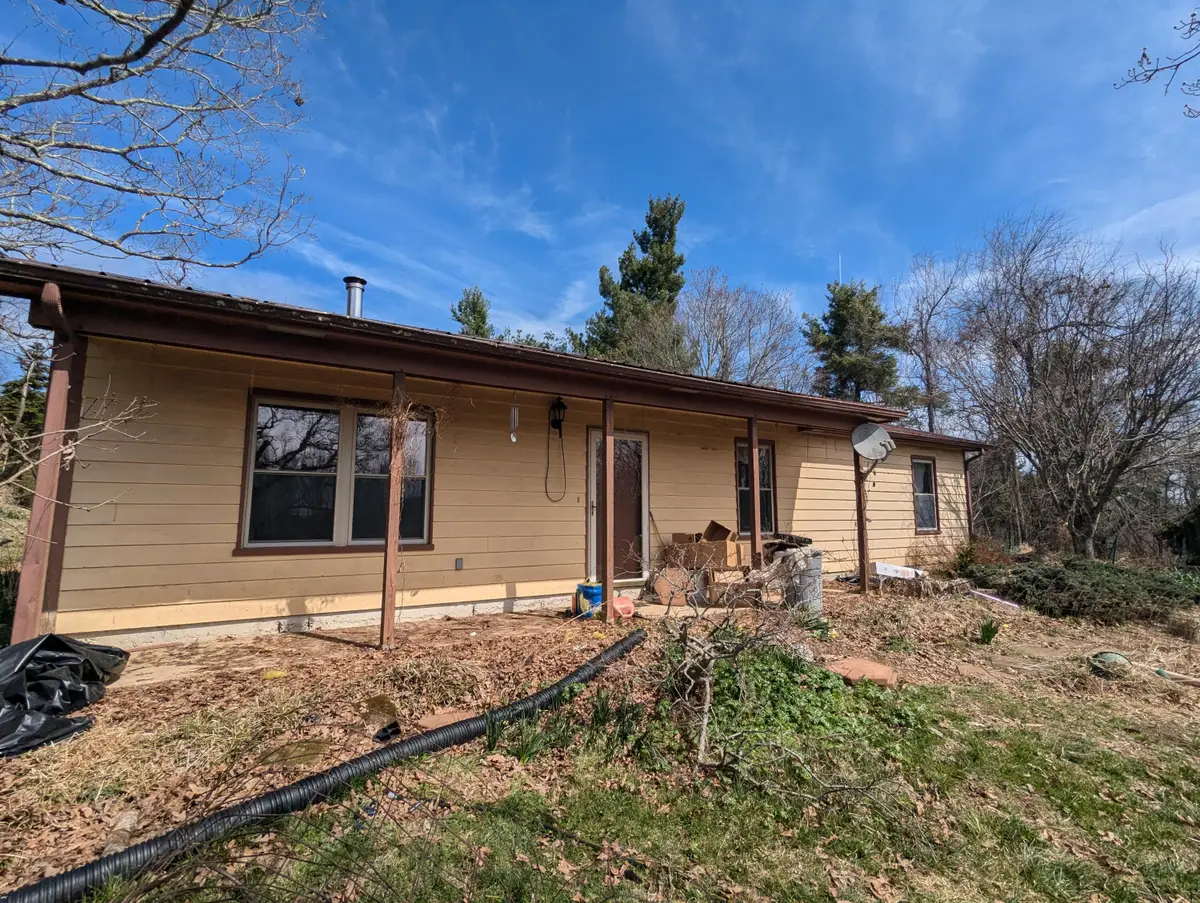 8926 Valley Dr Se, Copper Hill, VA 24079 - #1