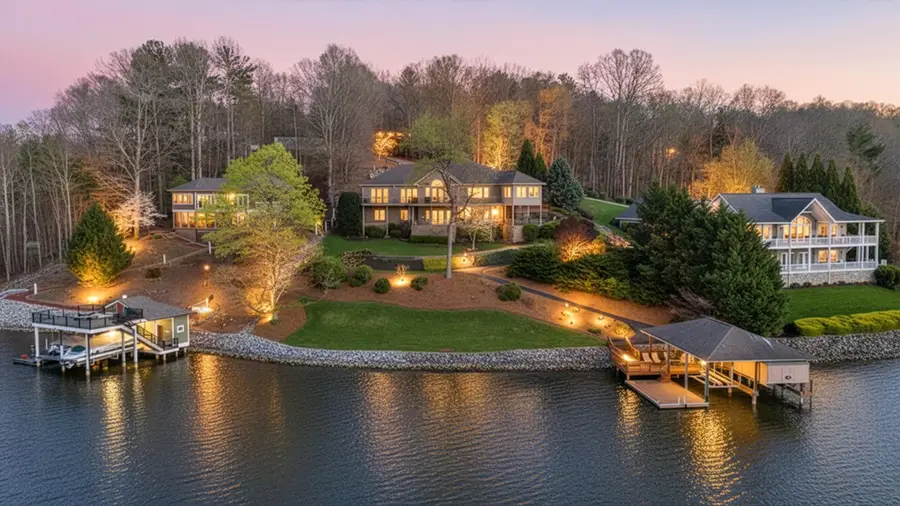 274 Village Ln, Moneta, VA 24121 - #3