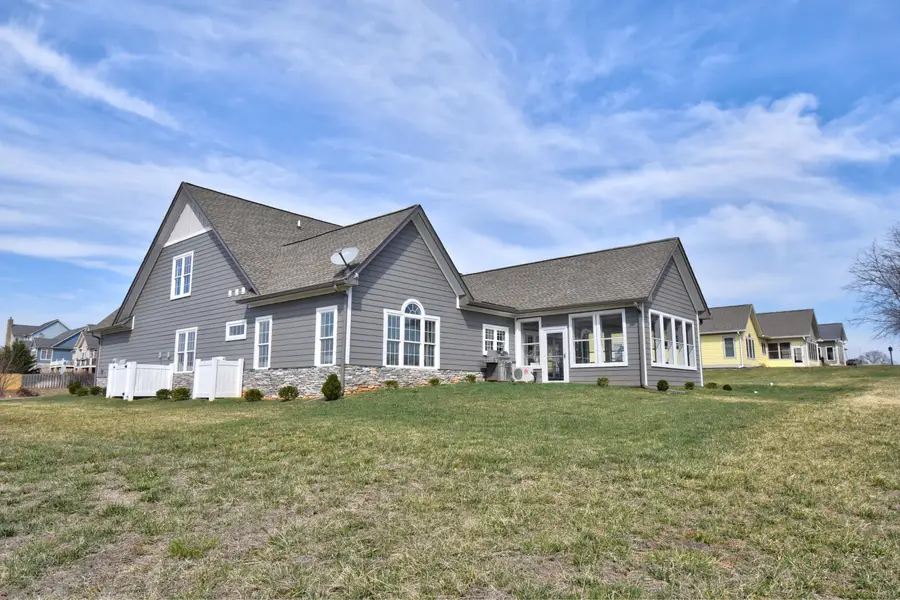 1058 Eagle Crest Ln, Moneta, VA 24121 - #2