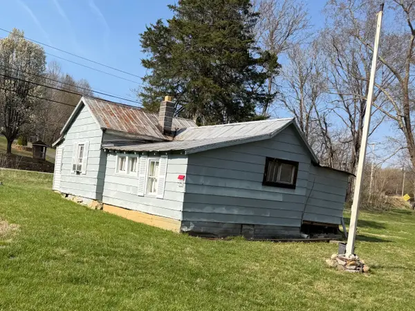 3770 Wheatland Rd, Fincastle, VA 24090