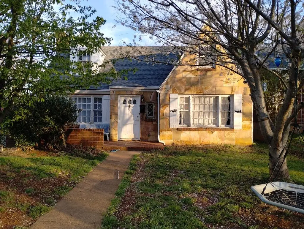 506 Fayette St, Martinsville, VA 24112 - #1