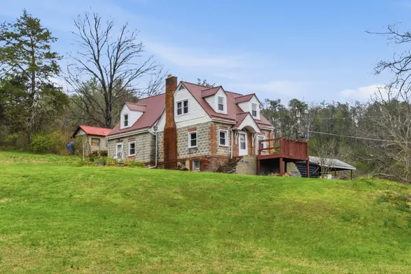 3616 Longdale Furnace Rd, Clifton Forge, VA 24422