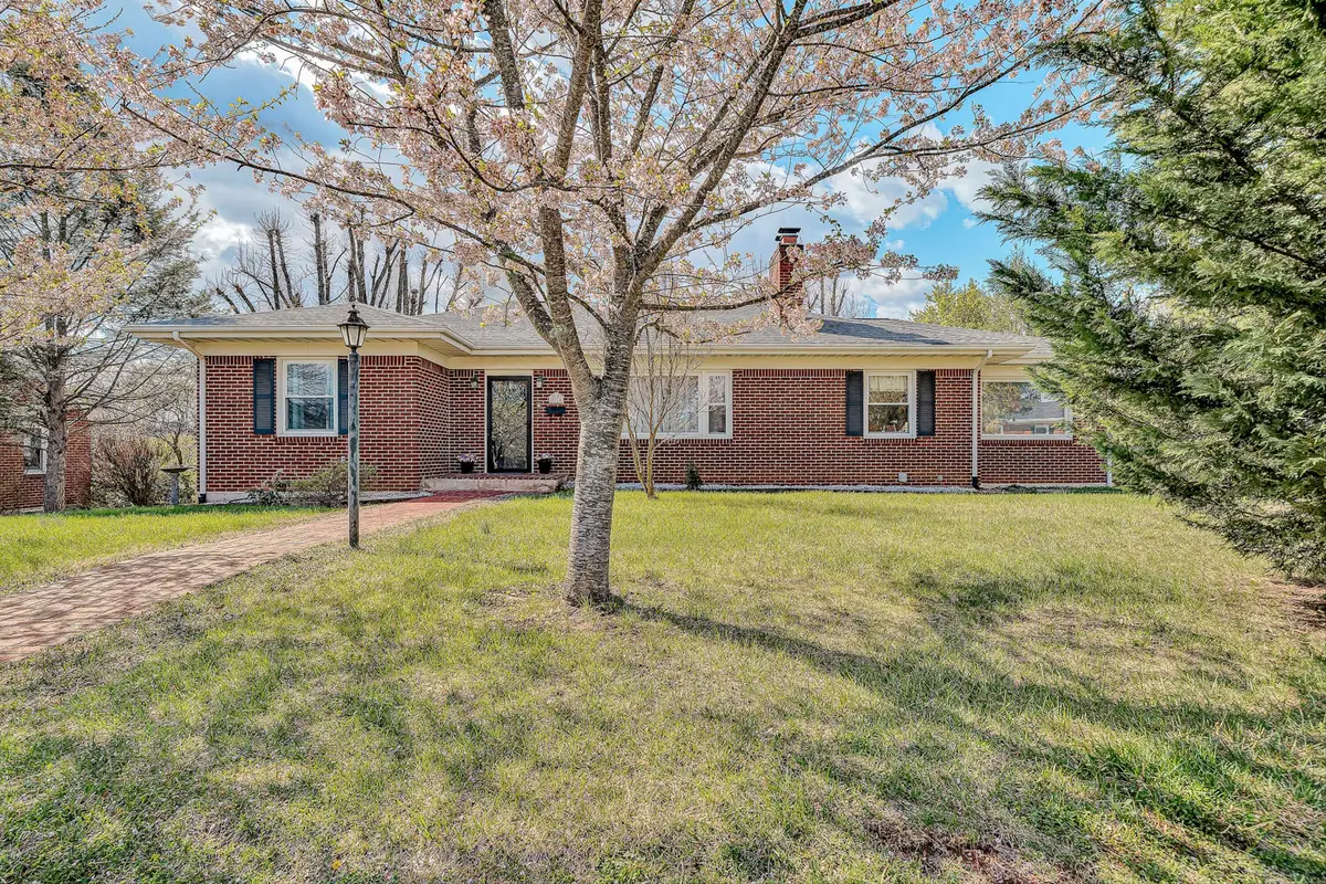 2718 Wilshire Ave Sw, Roanoke, VA 24015 - #1