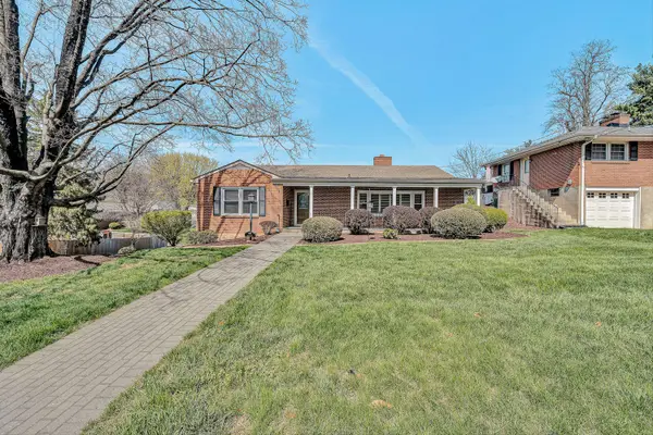 649 Boon St, Salem, VA 24153