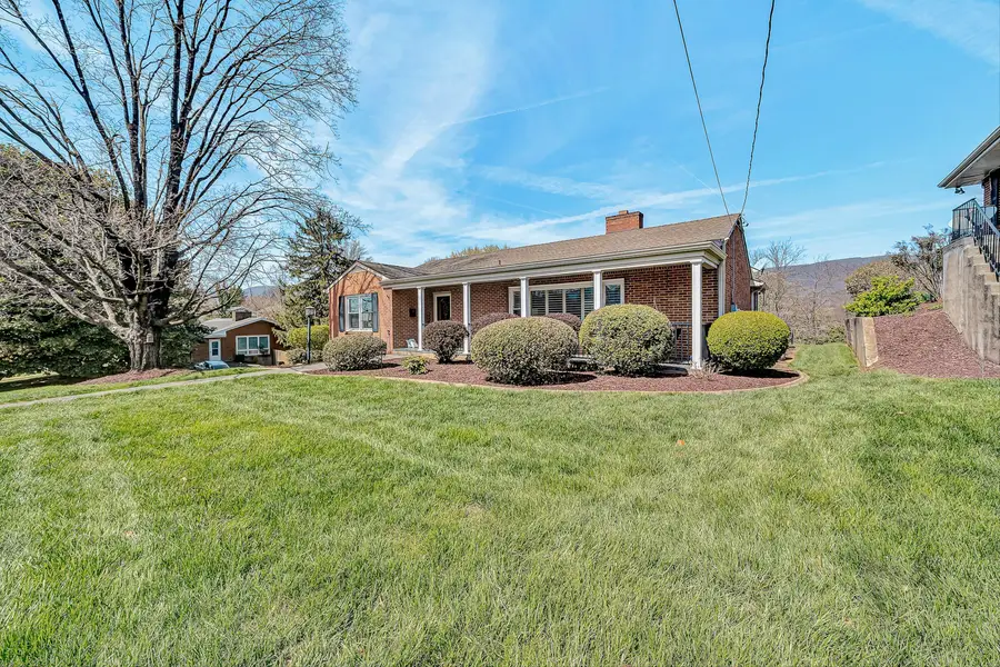 649 Boon St, Salem, VA 24153 - #2