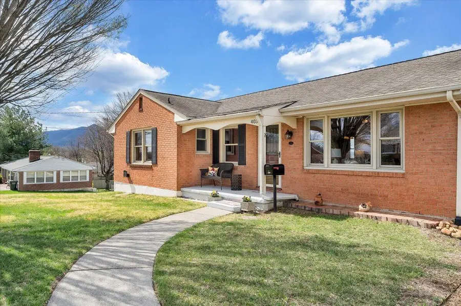 403 Lake Ave, Salem, VA 24153 - #2