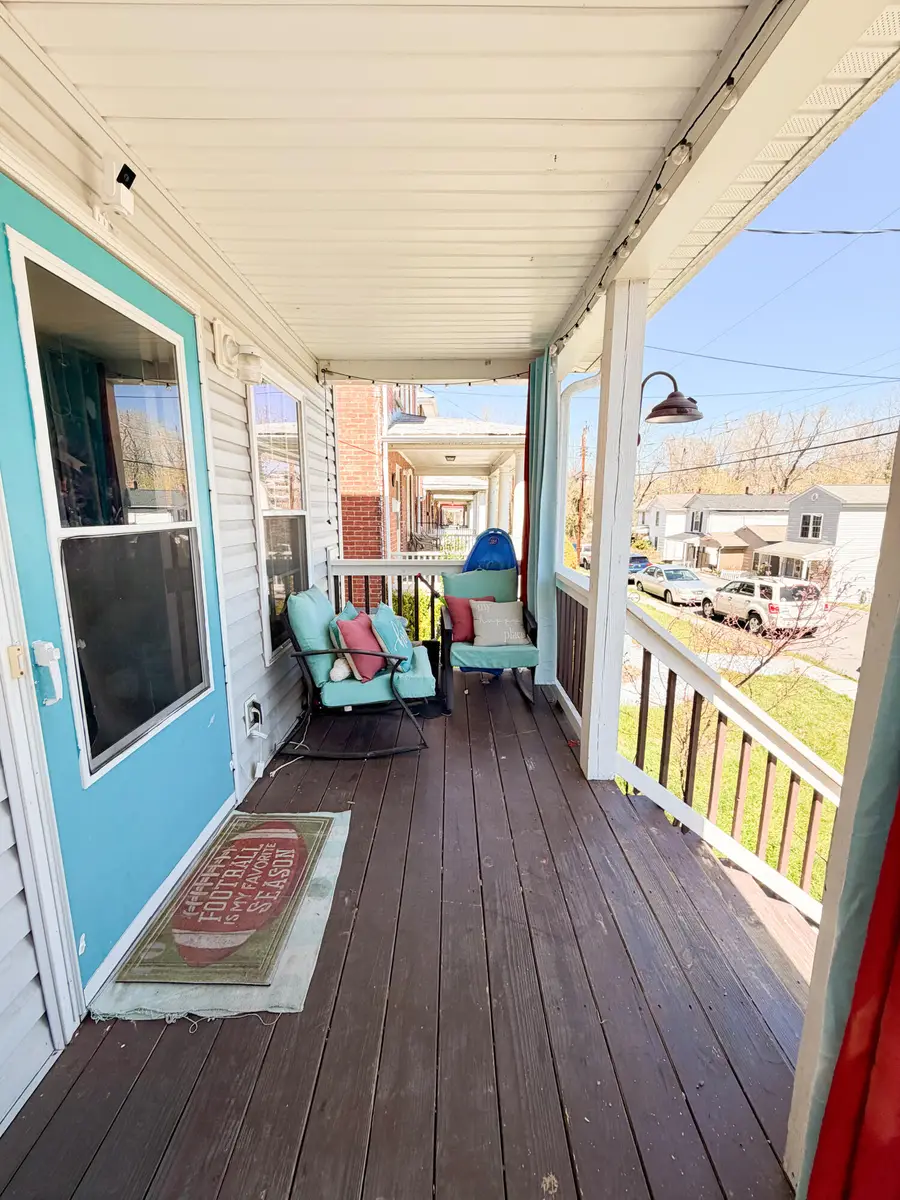 225 Roxbury St, Clifton Forge, VA 24422 - #3