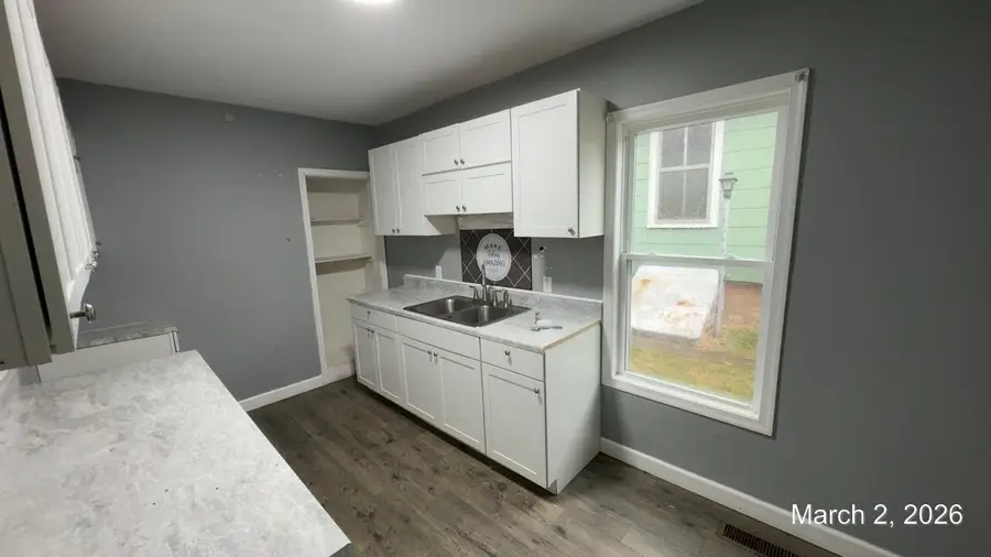 305 E Chestnut St, Covington, VA 24426 - #3