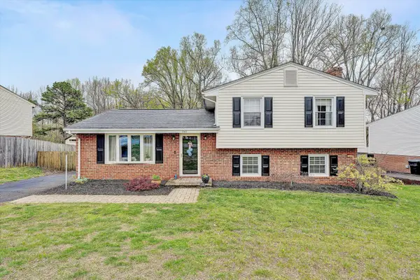 1740 Parker Ln, Vinton, VA 24179