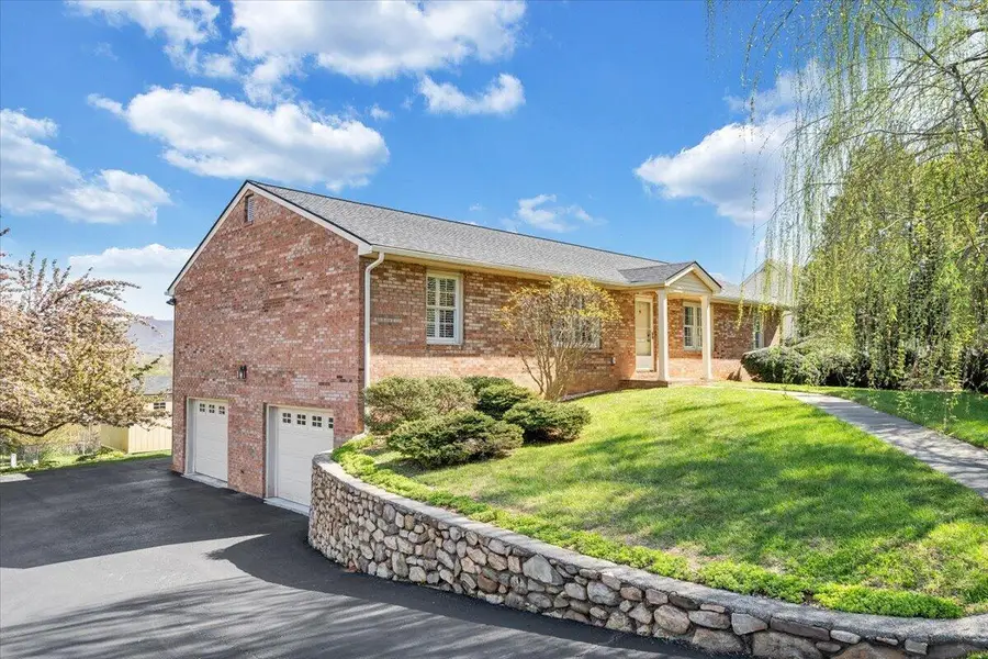 139 Winesap Rd, Roanoke, VA 24019 - #2