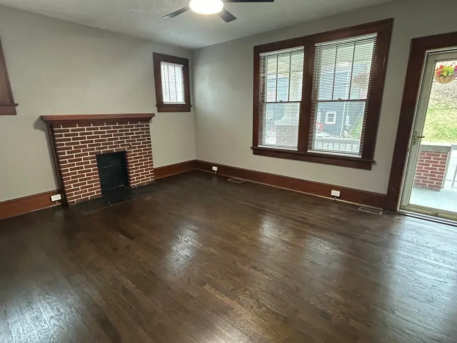 315 S Washington Ave, Pulaski, VA 24301 - #2