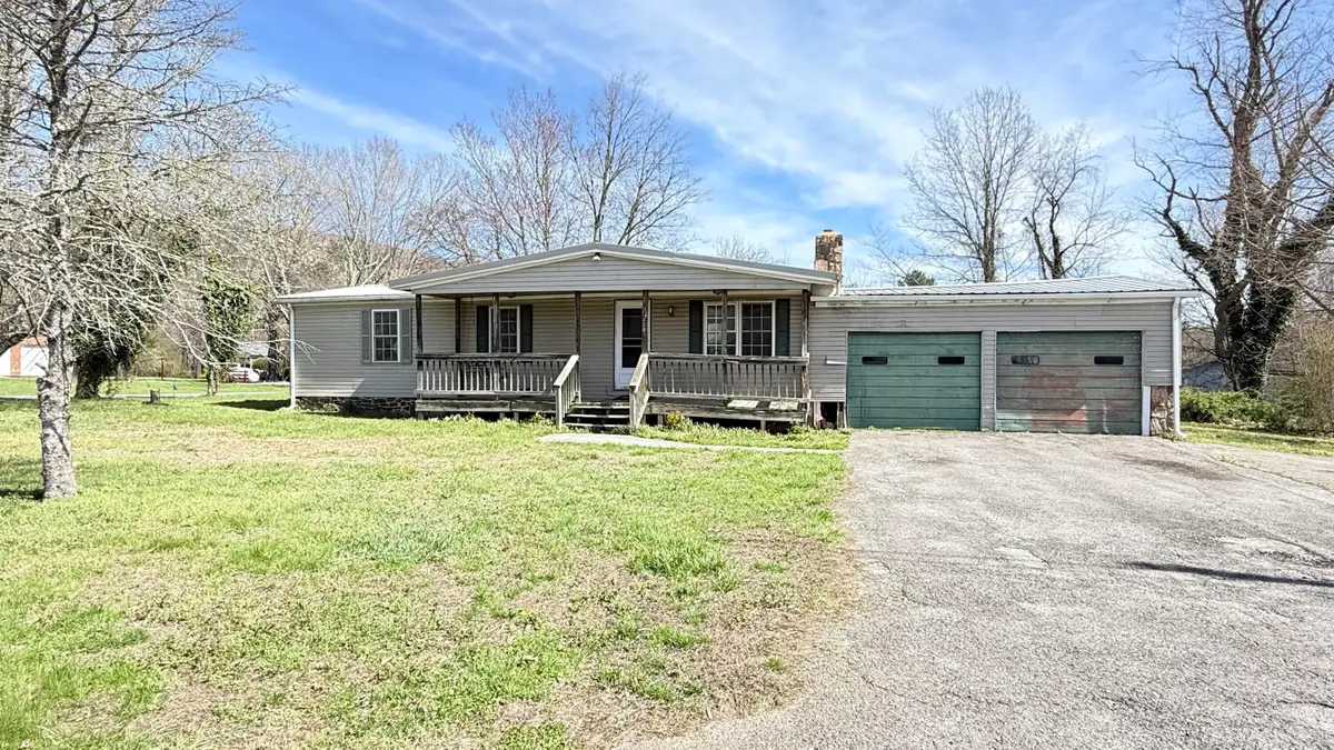 338 4th St, New Castle, VA 24127 - #1