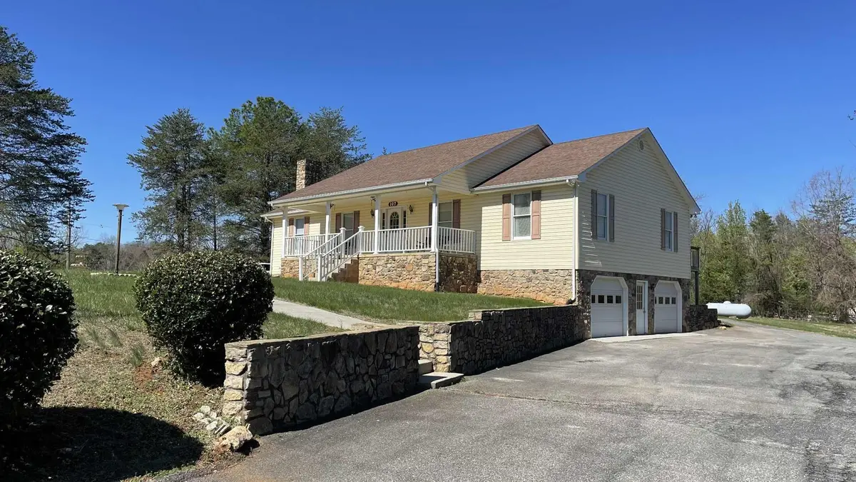 107 Hemlock Shores Dr, Goodview, VA 24095 - #1