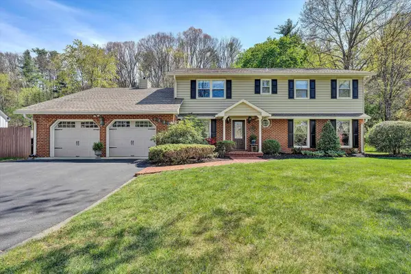 5832 Lakemont Dr, Roanoke, VA 24018