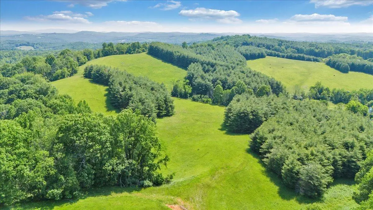 563 Dusty Rock Rd Nw, Riner, VA 24149 - #1