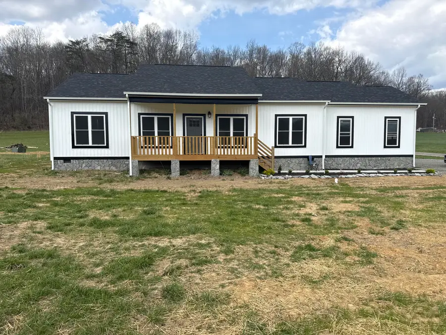 3086 Haymakertown Rd, Troutville, VA 24175 - #2