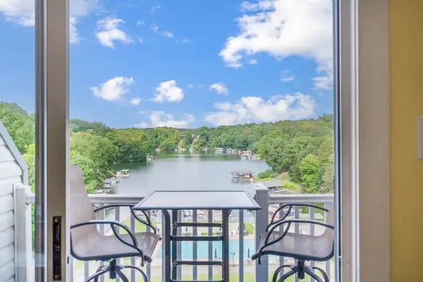 1085 Bluewater #208 Dr, Moneta, VA 24121