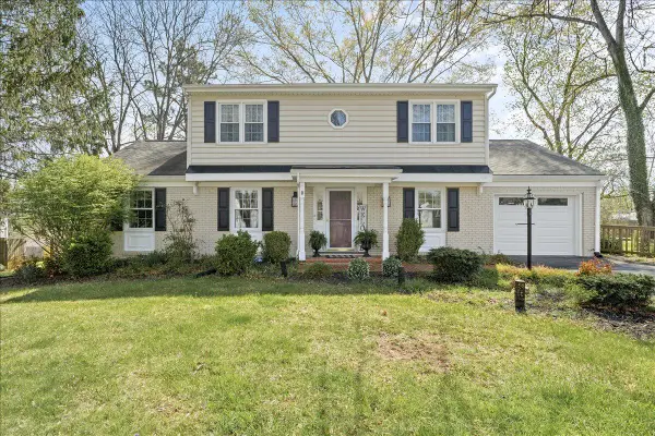 2440 Charing Cross Dr, Roanoke, VA 24018